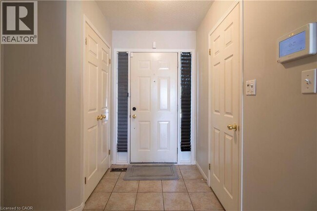 26 Kendrick Ct in Hamilton, ON - Building Photo - Building Photo