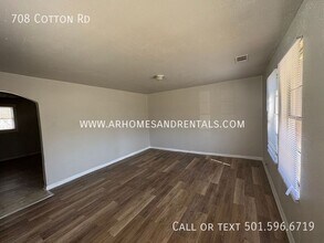 708 Cotton Rd in North Little Rock, AR - Building Photo - Building Photo