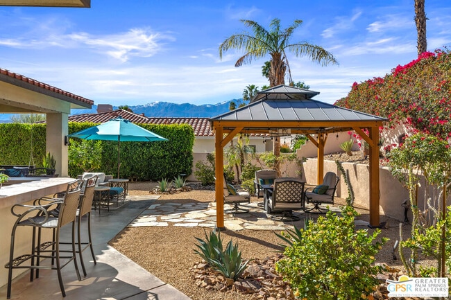 property at 5 San Marino Cir