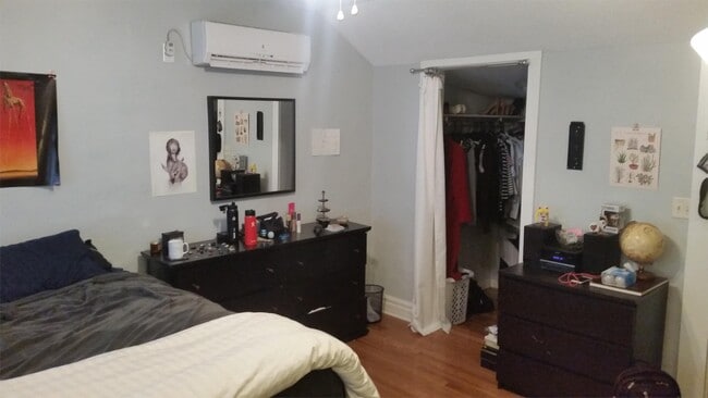 117 N Lucas St in Iowa City, IA - Building Photo - Building Photo