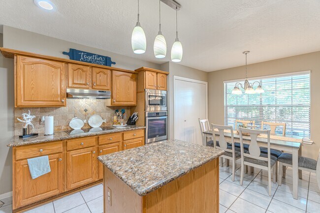 13417 Bunker Hill Dr in Willis, TX - Building Photo - Building Photo