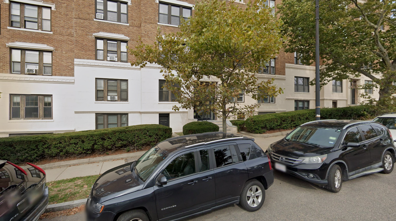 1657 Commonwealth Ave, Unit 1 in Boston, MA - Building Photo