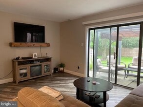 42 Landmark Dr in Malvern, PA - Building Photo - Building Photo