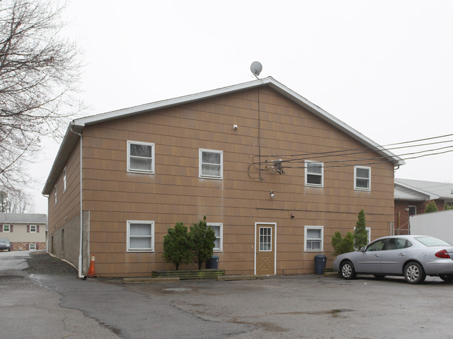 16 Deer Run Rd in Hazleton, PA - Building Photo - Building Photo