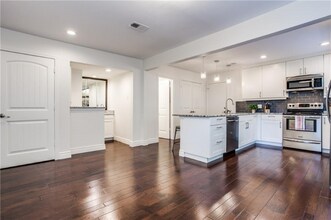3100 Cole Ave-Unit -120 in Dallas, TX - Building Photo - Building Photo