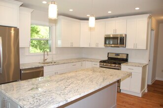 2 Cannondale Dr in Danbury, CT - Building Photo - Building Photo
