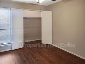 302 Manuel Dr in College Station, TX - Building Photo - Building Photo