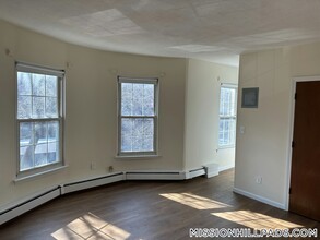 54 S Huntington Ave in Boston, MA - Building Photo - Building Photo