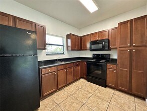 1027 NE 10th Ave in Fort Lauderdale, FL - Building Photo - Building Photo