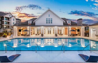 Adams Hill Apartments in Greenville, SC - Foto de edificio - Building Photo