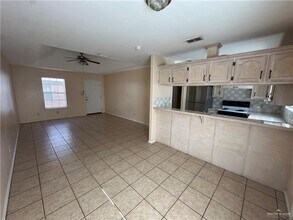 16 West Dr in Edinburg, TX - Building Photo - Building Photo