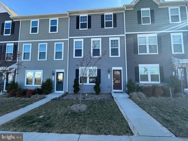 179 Presidents Pointe Ave in Ranson, WV - Building Photo