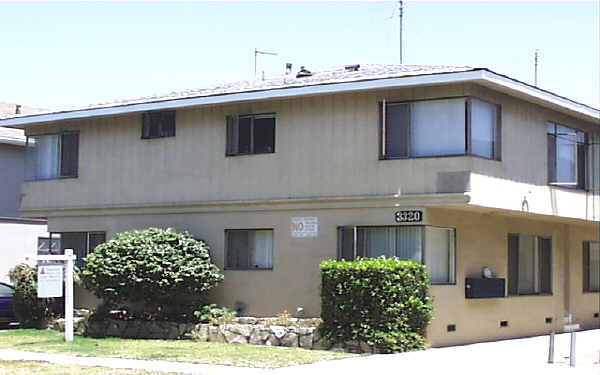 3320 S Durango Ave in Los Angeles, CA - Building Photo - Building Photo