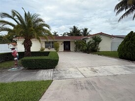 1715 SW 102nd Ct in Miami, FL - Building Photo