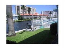 2841 NE 32nd St, Unit 18 in Fort Lauderdale, FL - Building Photo