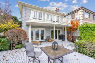 1514 Bigelow Ave N in Seattle, WA - Foto de edificio - Building Photo