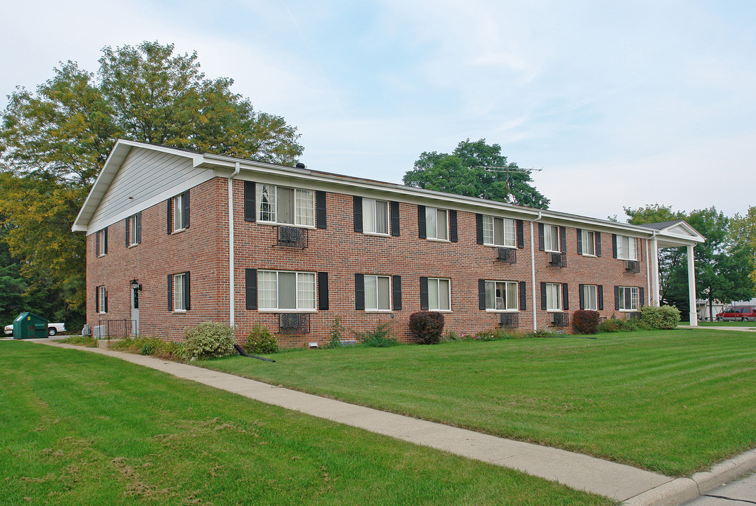 1760 New St in Union Grove, WI - Building Photo