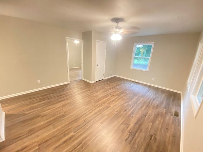 1105 Old Charlotte Rd in Statesville, NC - Building Photo - Building Photo