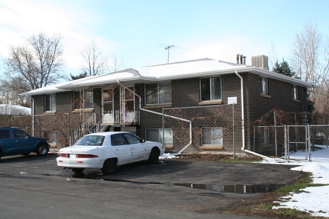 6279-6283 W 11th Ave in Lakewood, CO - Foto de edificio - Building Photo