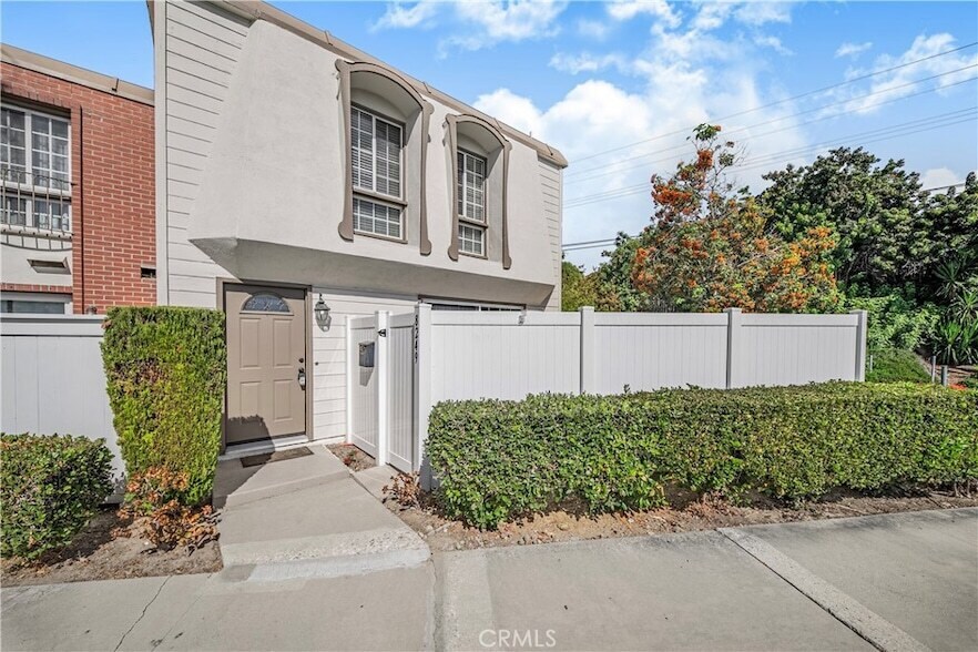 8249 Haseltine Green in Buena Park, CA - Building Photo