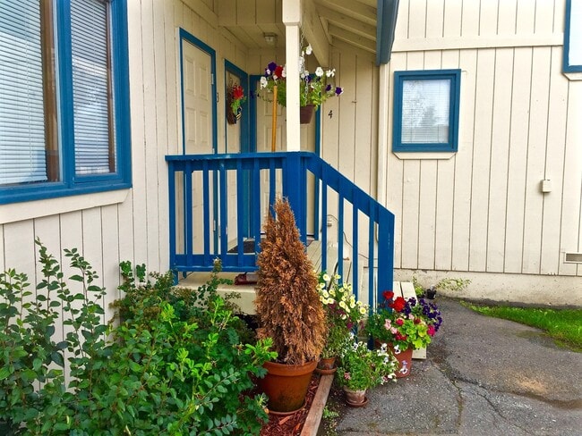 1920 Marthas Vineyard Cir in Anchorage, AK - Building Photo - Building Photo