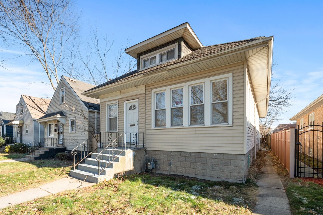 12439 S Perry Ave in Chicago, IL - Building Photo