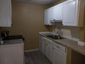 7909 50th Ave N in St. Petersburg, FL - Building Photo - Building Photo