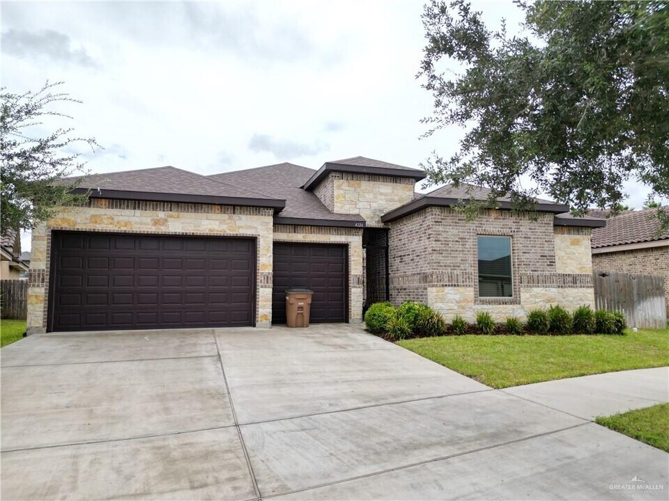 4226 Stillwater Cove in Edinburg, TX - Building Photo