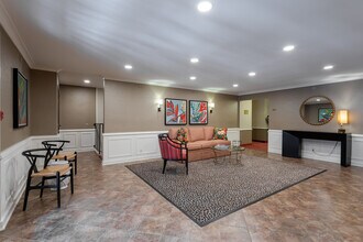 Foxcroft Apartments in Fox Point, WI - Building Photo - Interior Photo