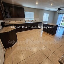 7868 Deerhaven Way in Sacramento, CA - Building Photo - Building Photo