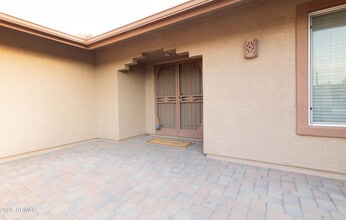 10005 W Oak Ridge Dr in Sun City, AZ - Building Photo - Building Photo