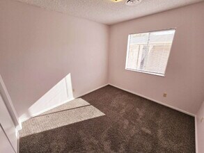 1108 Meadbrook St in Las Vegas, NV - Building Photo - Building Photo