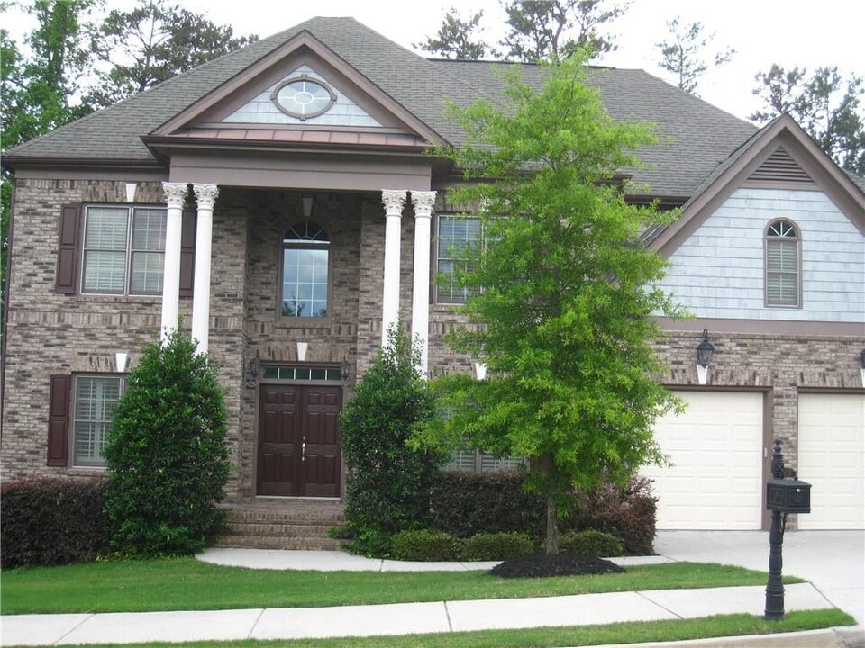 9858 Talisman Dr in Alpharetta, GA - Building Photo