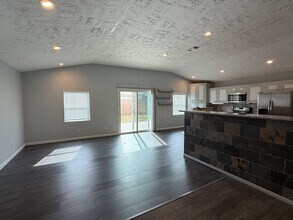 306 Flora Vista Dr in Webster, TX - Building Photo - Building Photo