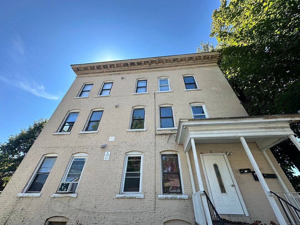 5 Winter St in Hartford, CT - Foto de edificio
