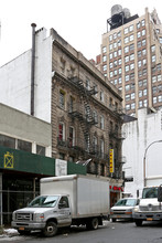 136-138 W 28th St in New York, NY - Foto de edificio - Building Photo