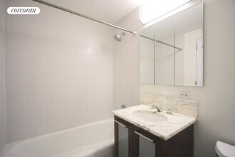 121 E 23rd St in New York, NY - Foto de edificio - Building Photo