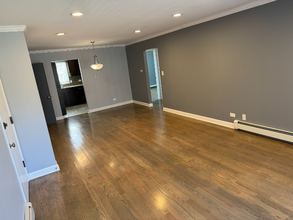 9609 S Keeler Ave-Unit -2W in Oak Lawn, IL - Foto de edificio - Building Photo