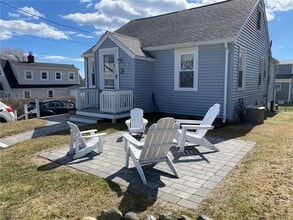 20 St James Rd in Narragansett, RI - Building Photo - Building Photo