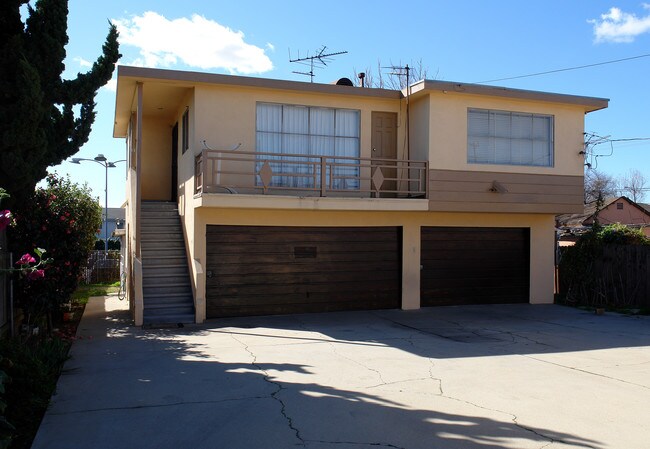 414 E Arbor Vitae St in Inglewood, CA - Building Photo - Building Photo