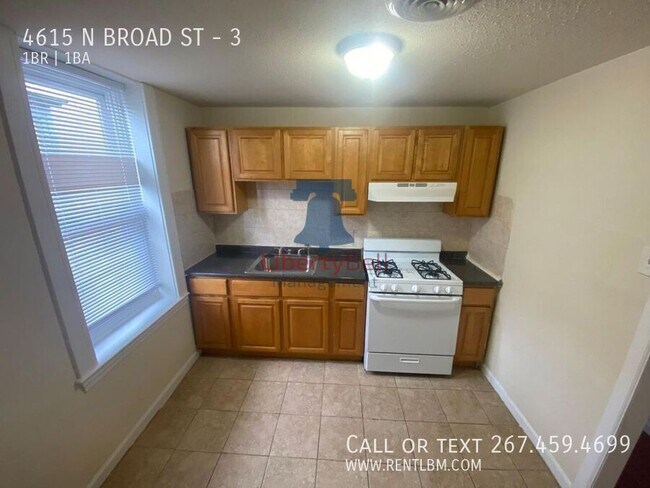 4615 N Broad St in Philadelphia, PA - Building Photo - Building Photo