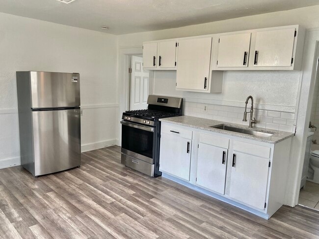 921 Watson St SW, Unit 1
