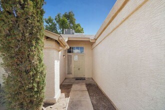 3329 W Los Reales Rd in Tucson, AZ - Building Photo - Building Photo