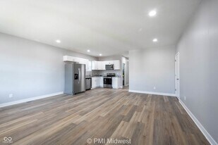 1825 Montcalm St in Indianapolis, IN - Building Photo