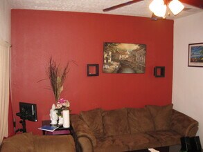 418 W Lapeer St, Unit Front Unit in Lansing, MI - Building Photo - Building Photo