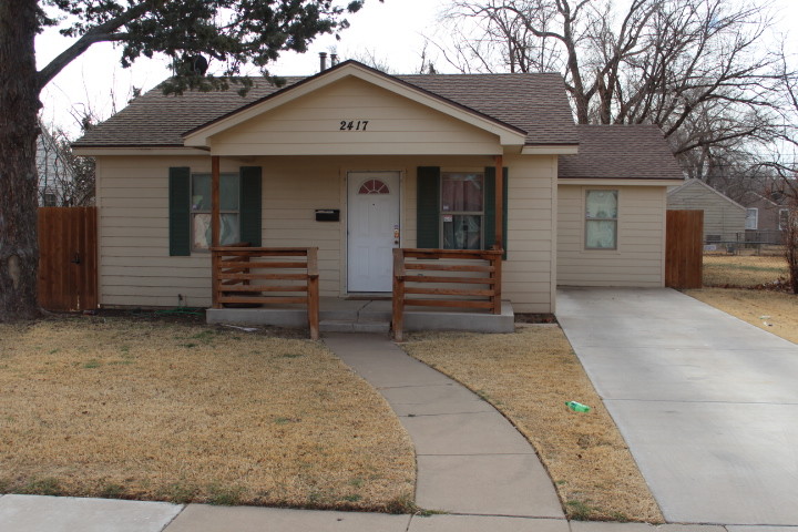 2417 26th St in Lubbock, TX - Building Photo