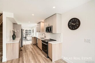 115 W 2nd Ave, Unit Hammack Pines Village in Denver, CO - Building Photo - Building Photo