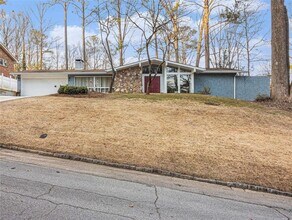 3590 Cloudland Dr in Stone Mountain, GA - Building Photo - Building Photo