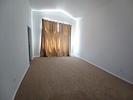 789 Hildale Cir in Vista, CA - Building Photo