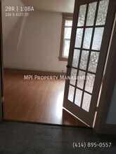 226 S 61ST St in Milwaukee, WI - Building Photo - Building Photo